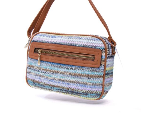 Sac bandoulière ” Parrot King ” effet arrondi à 4 compartiments en tissus – Nuance de bleu et de violet pastel / Finitions marron – Image 2