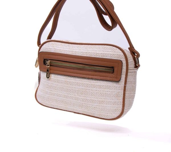 Sac bandoulière ” Parrot King ” effet arrondi à 4 compartiments – Beige / Finitions marron – Image 3