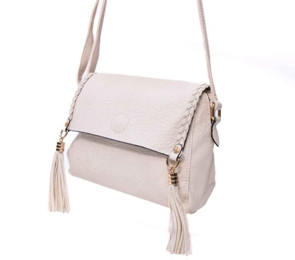 Petit sac bandoulière "Oudannu" avec décoration tréssé sur les deux côtés - Beige clair – Image 2