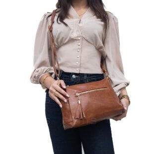 Alternative view of Sac bandoulière " Marina Rylan " à triple compartiments interne - Marron