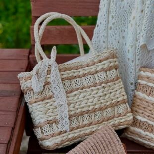 Alternative view of Sac à main effet liège avec foulard en dentèle  - Beige